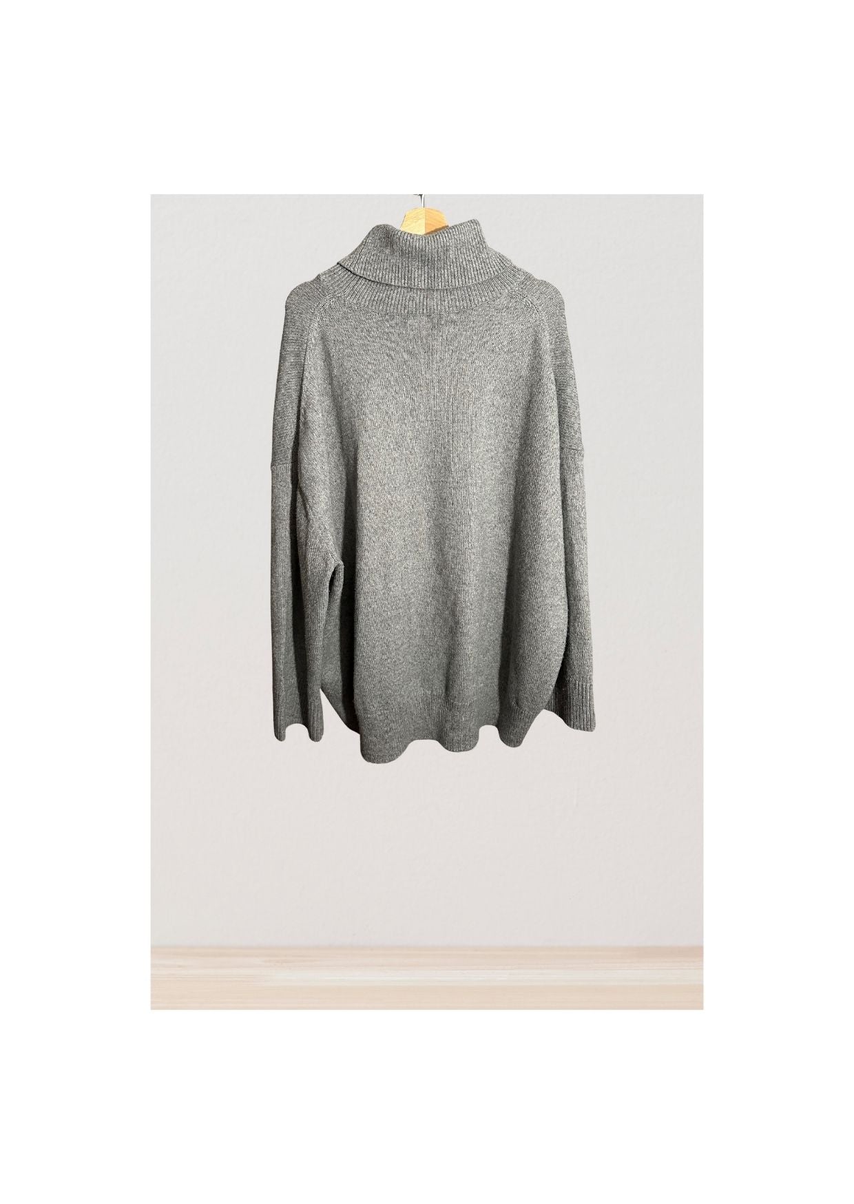Grey wool sweater - used