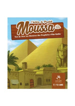 Couverture de livre jeunesse sur le prophète Moussa, pyramides, sphinx et village égyptien.